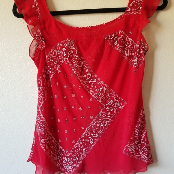 ❤ XXI Red Bandana Sheer Top - Picture 2 of 3